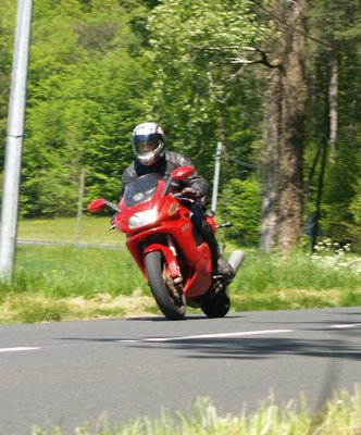 techygit.jpg (38606 bytes)